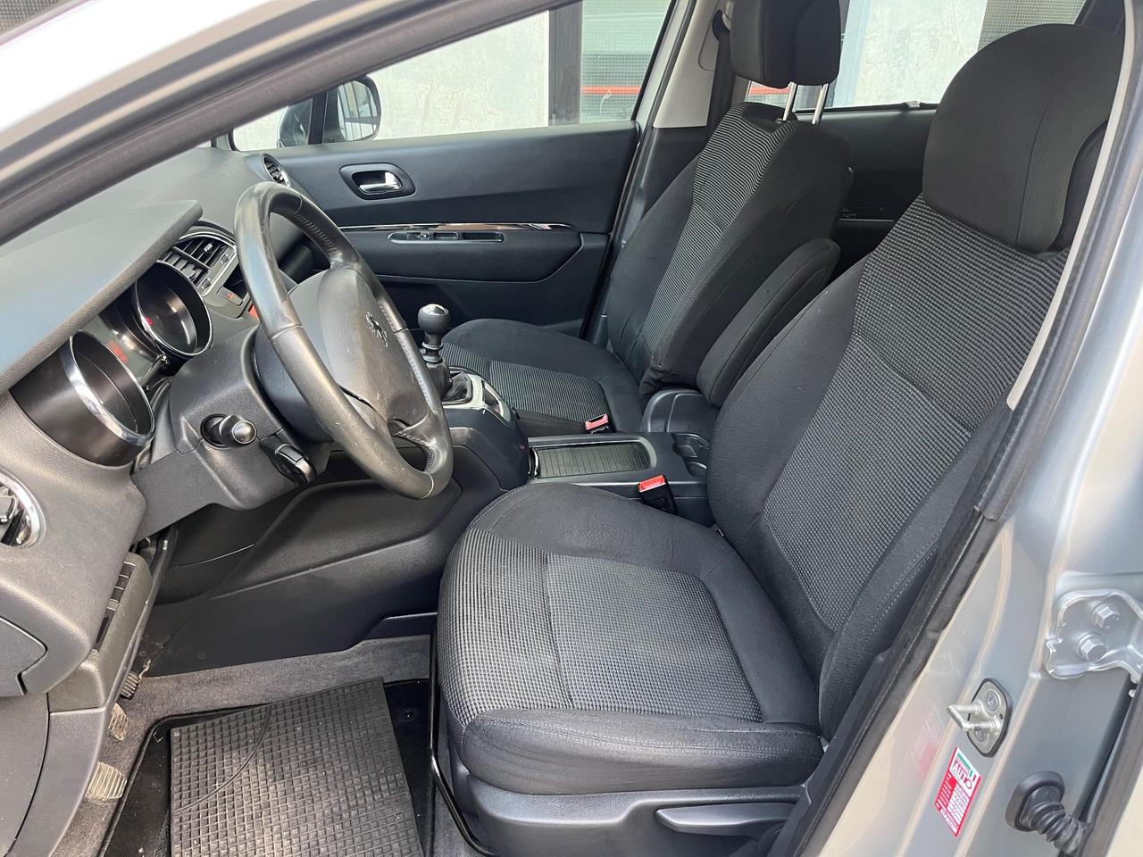 Peugeot 5008 1.6 HDi 112CV Business