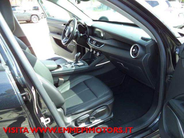 ALFA ROMEO Stelvio 2.0 Turbo 200 CV AT8 Q4 SUPER