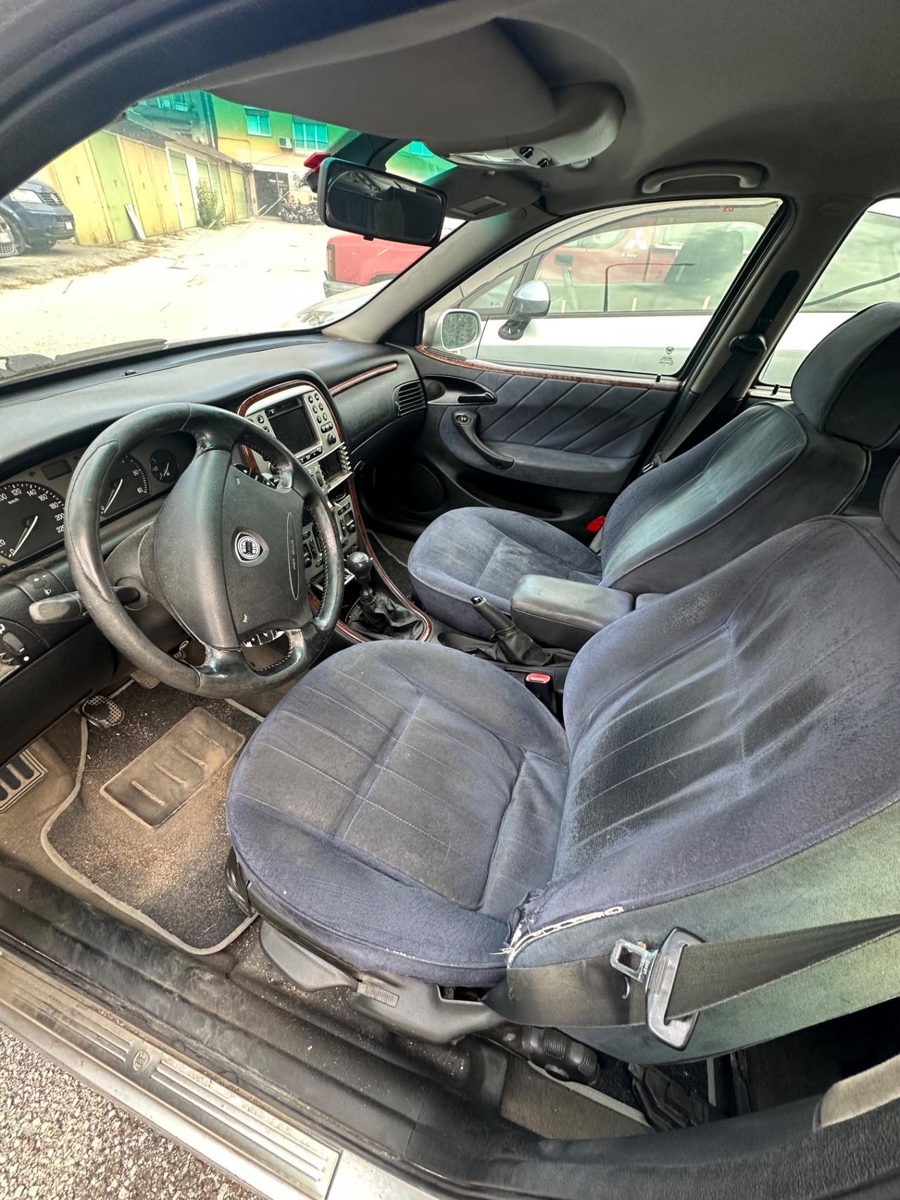 Lancia Lybra 1.9 LEGGI