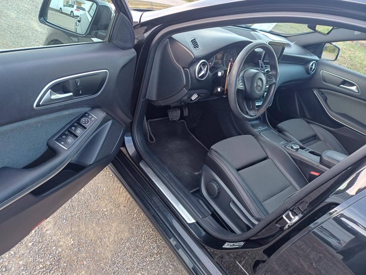 Mercedes-benz A 160 d Automatic Premium