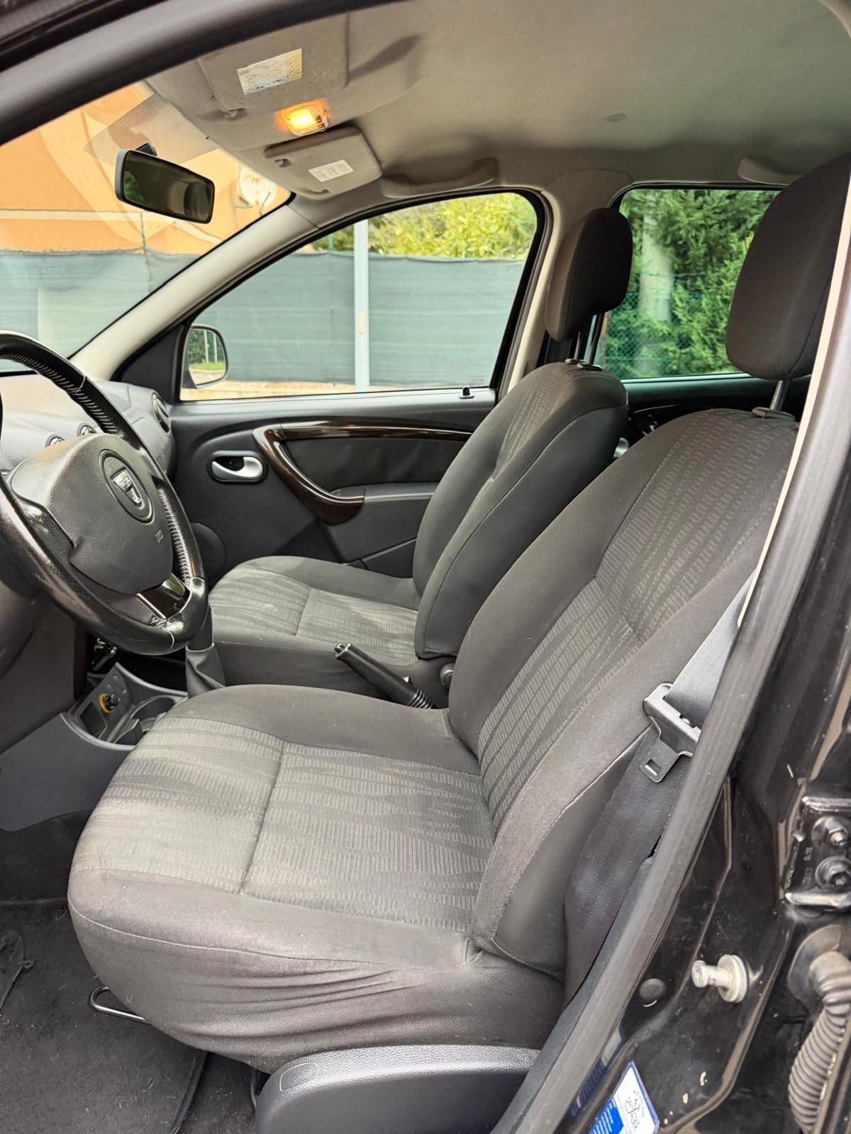 Dacia Duster 1.6 - NEOPATENTATI - 12 MESI DI GARANZIA -