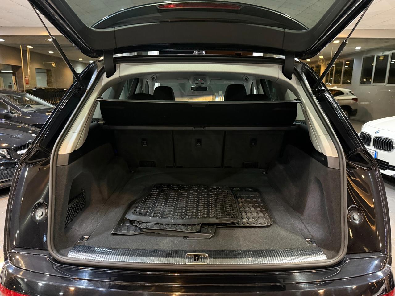 Audi Q7 Q5 Sportback 40 2.0 tdi mhev Business Advanced quattro s-tronic