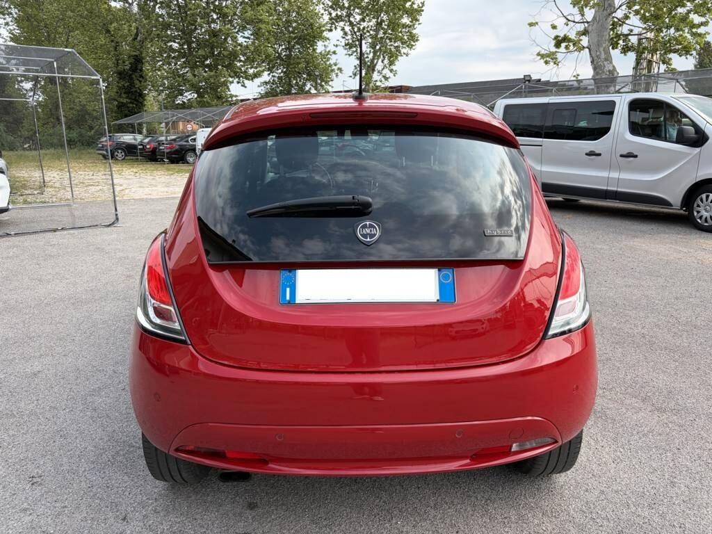 Lancia Ypsilon 1.0 FireFly 5 porte S&S Hybrid Ecochic Gold