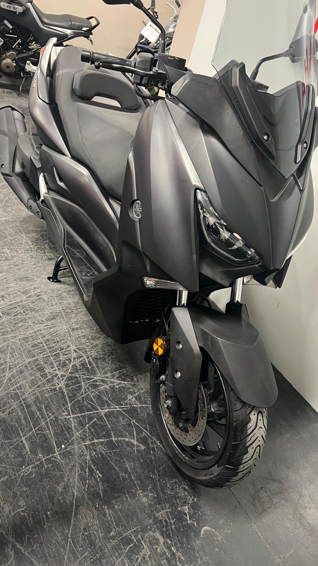 Yamaha X-Max 400