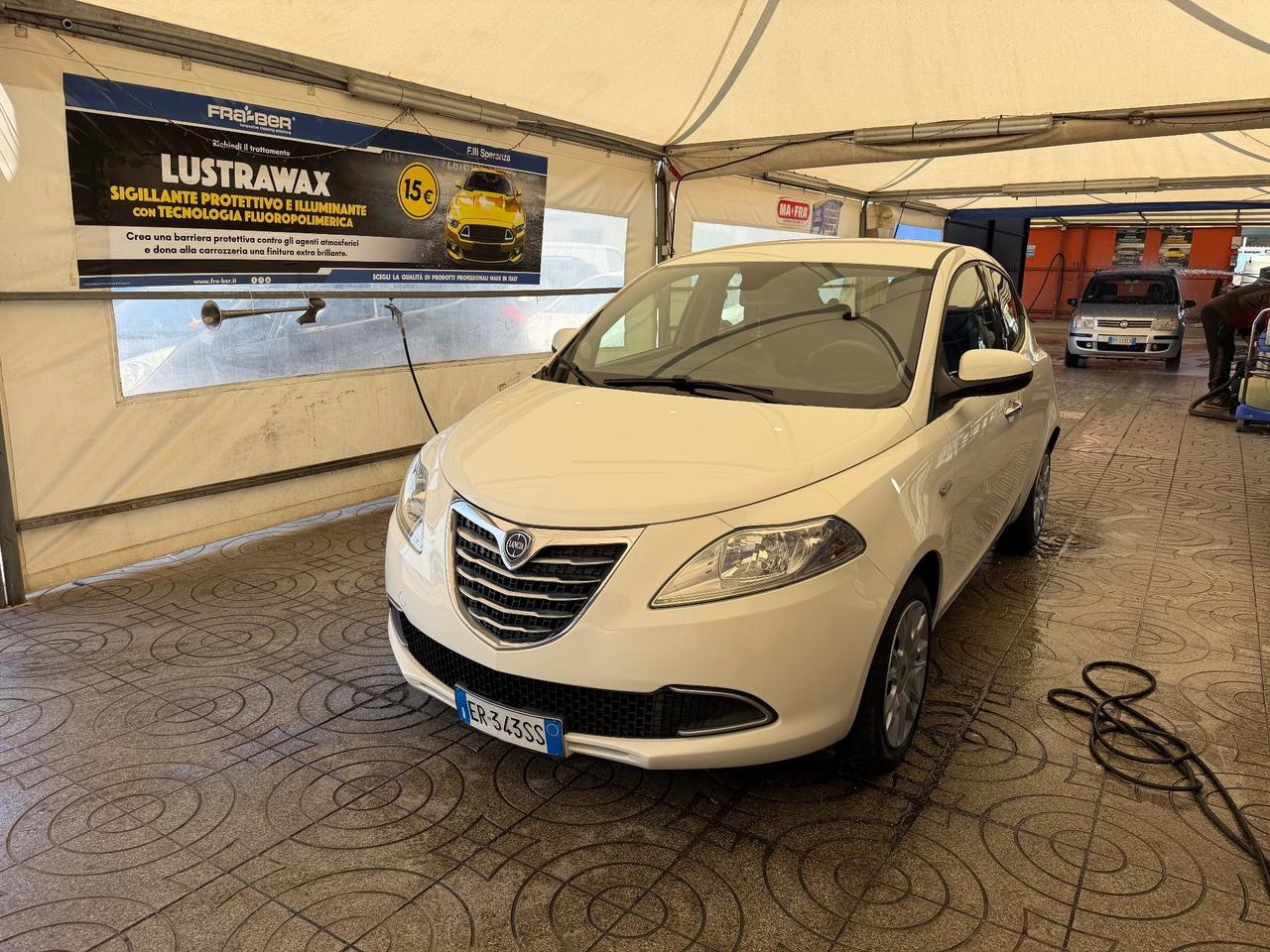 Lancia Ypsilon 1.2 69 CV Unyca