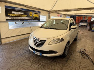 Lancia Ypsilon 1.2 69 CV Unyca