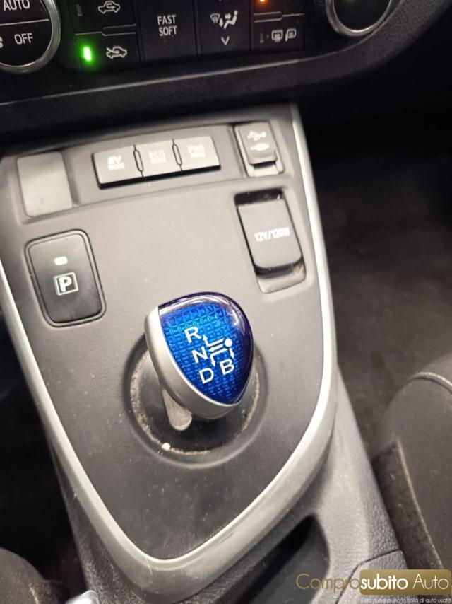 TOYOTA Prius 1.8 Active