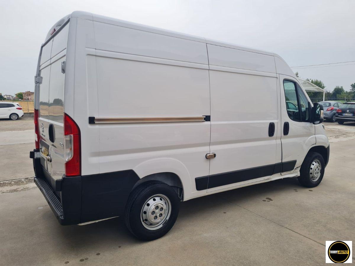 PEUGEOT Boxer 2.2 BlueHDi-26.000 Km