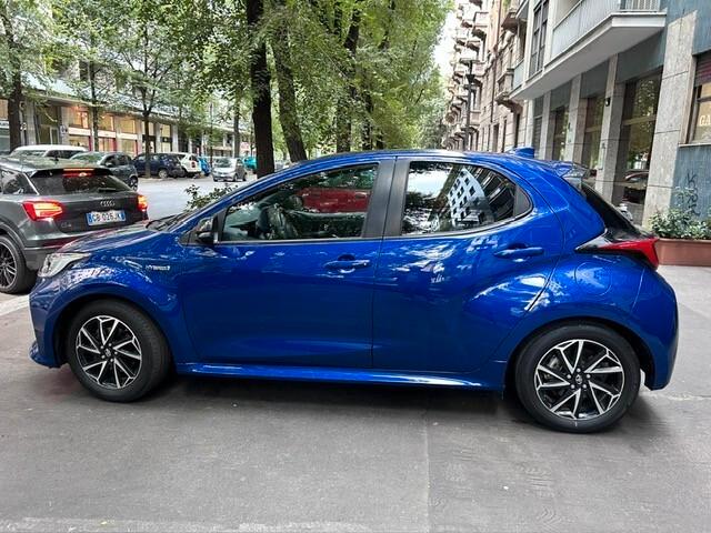 Toyota Yaris 1.5 Hybrid 5 porte Lounge Blue