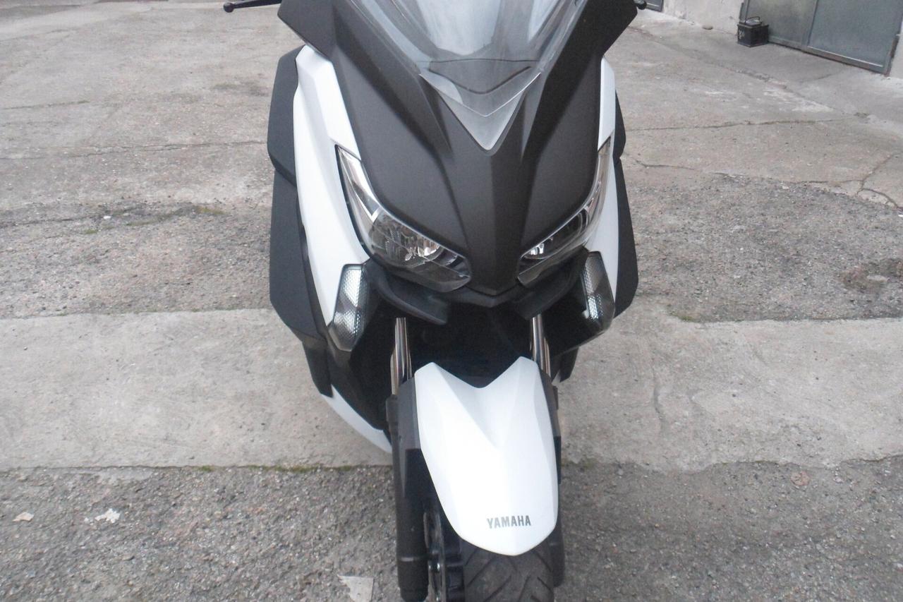YAMAHA XMAX 400