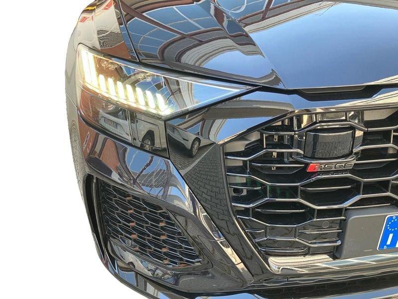 Audi Q8 RS TFSI V8 quattro tiptronic