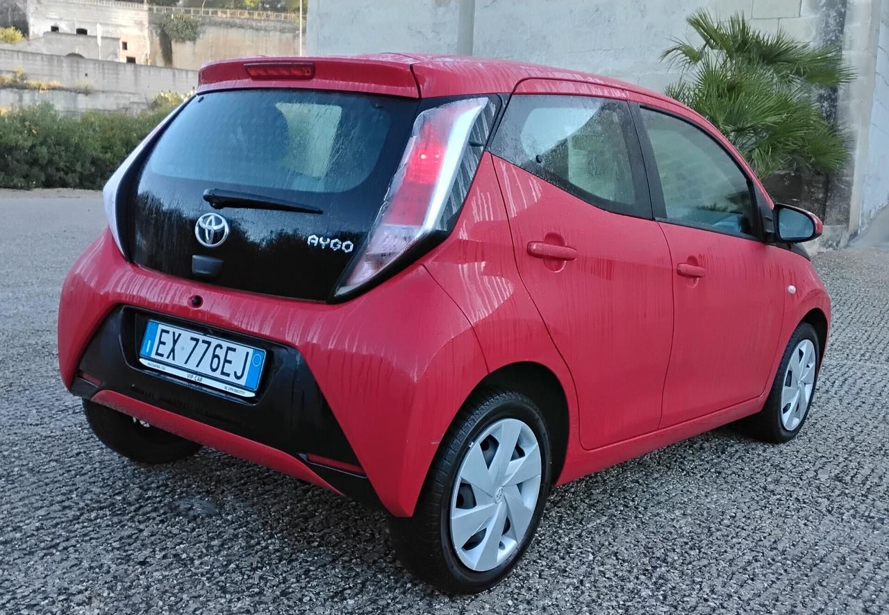 Toyota Aygo 1.0 VVT-i 69 CV 5 porte x-cite