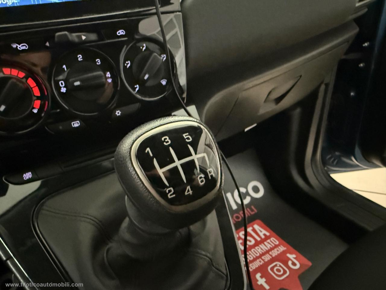 LANCIA Ypsilon 1.0 FireFly 5p.S&S Hybryd Gold 5 POSTO - CARPLAY