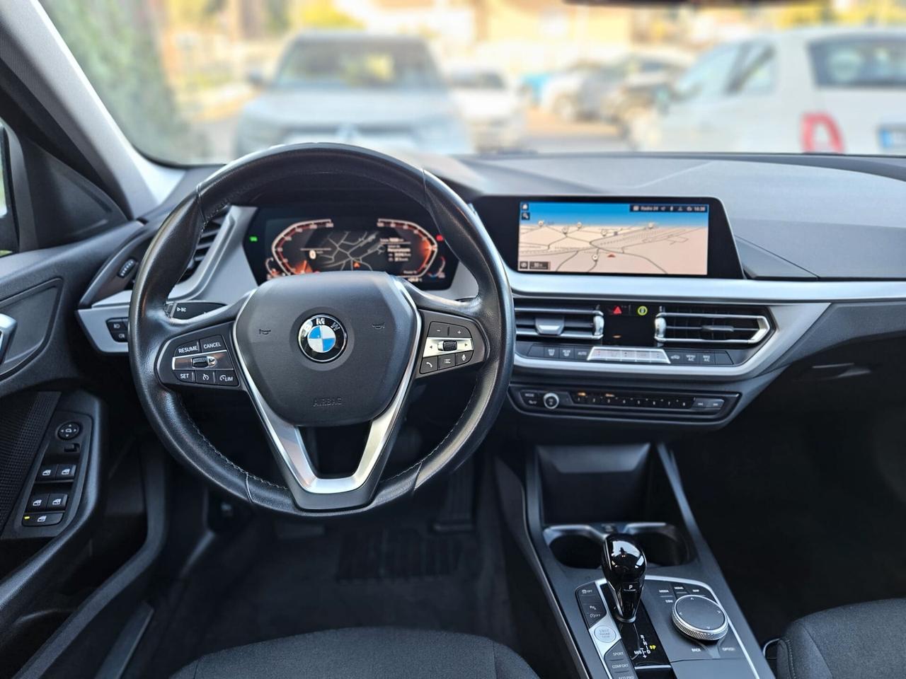 Bmw 118 118d 5p. Business Advantage