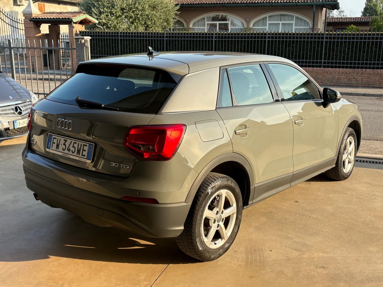 Audi Q2 30 TDI S tronic Identity Black