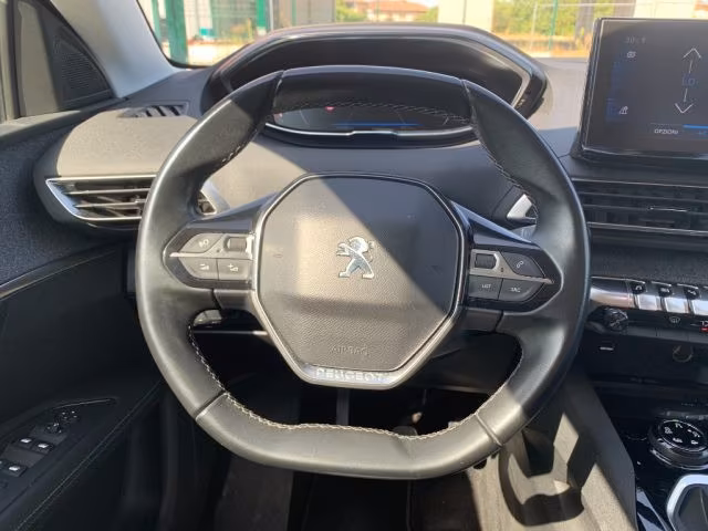 PEUGEOT 3008 BlueHDi 130 S&S Allure Pack