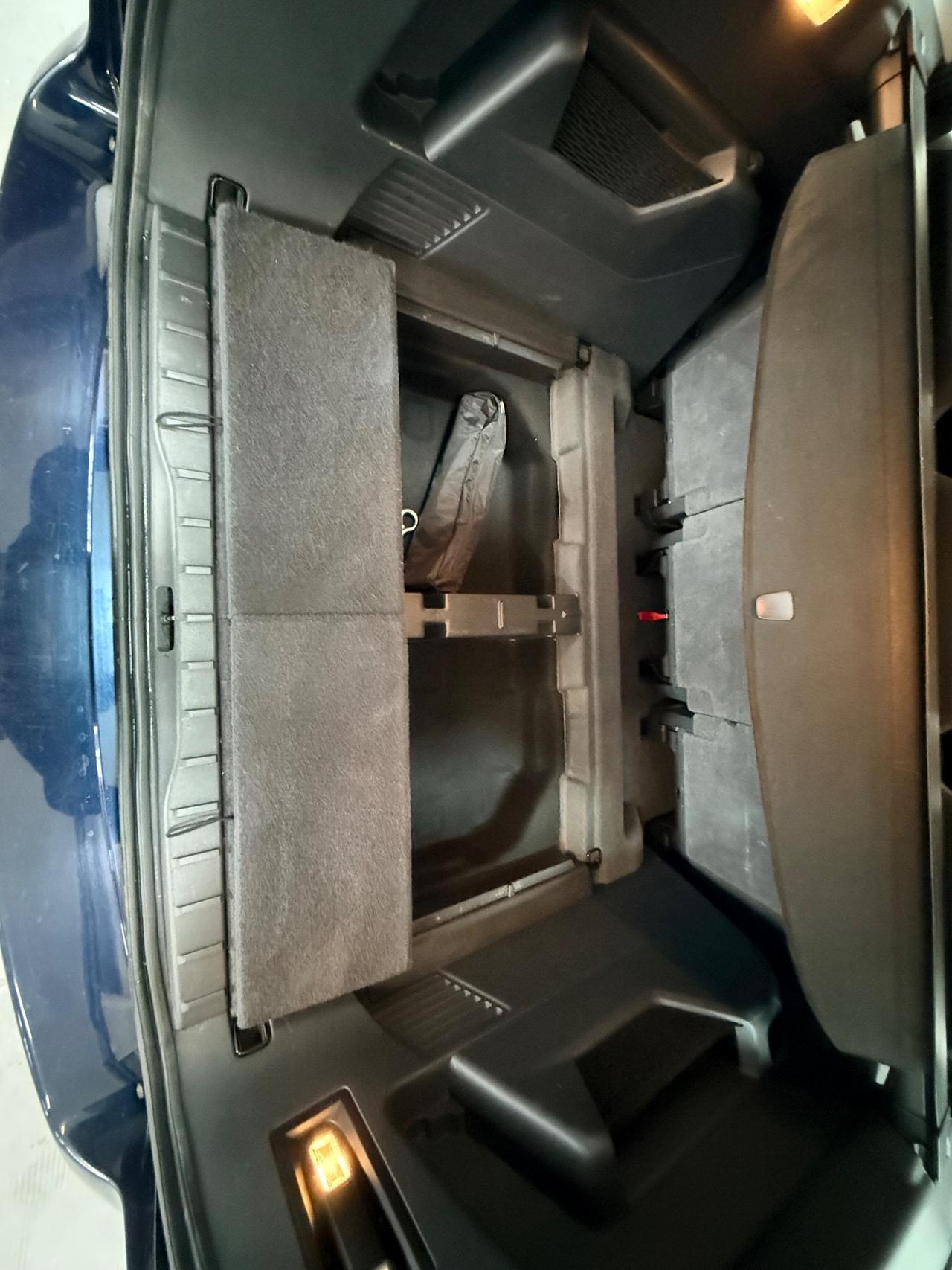 Peugeot 5008 1.6 HDi 112CV Business 5P. 04/2011 EURO 5 NEOPATENTATI