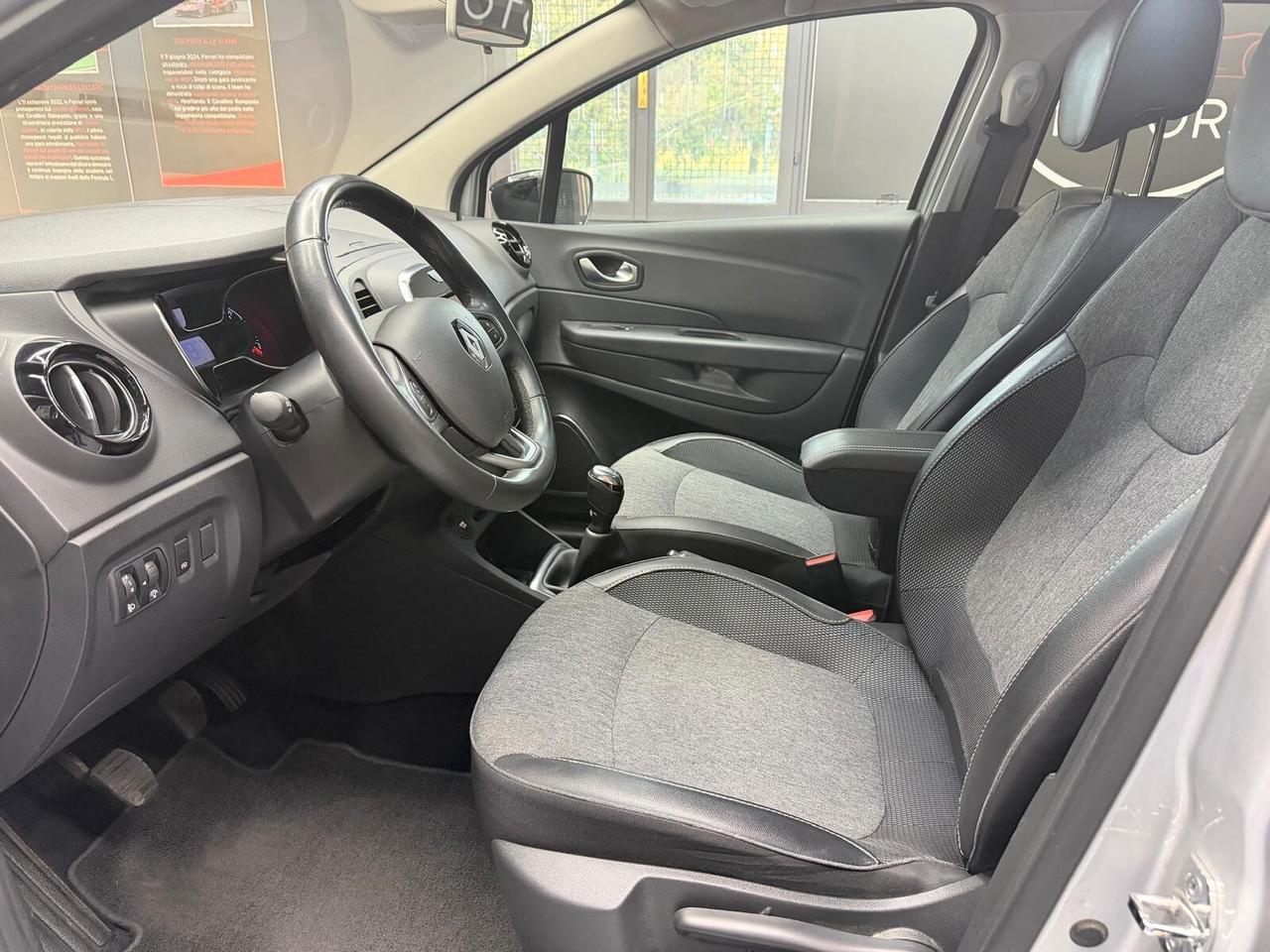 Renault Captur dCi 8V 90 CV EDC Sport Edition