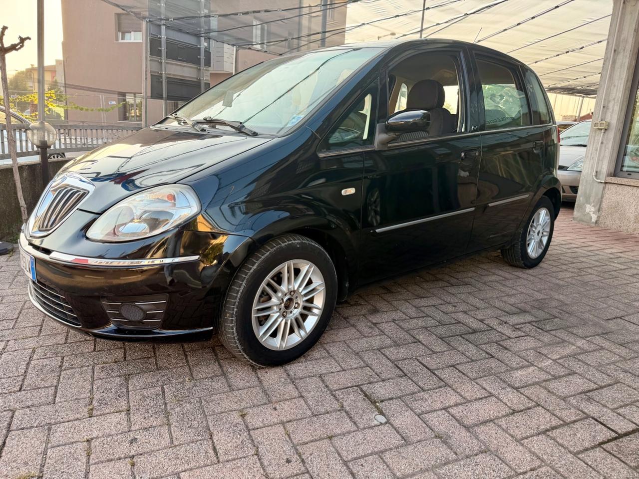 Lancia MUSA 1.4 16V Poltrona Frau