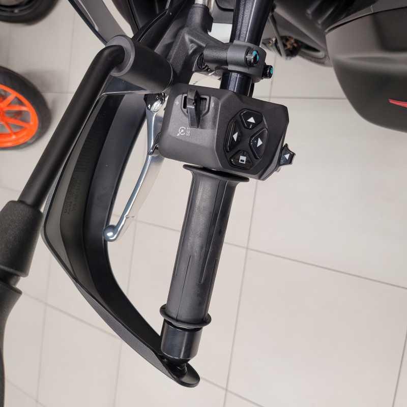 Moto Guzzi V85 Strada - 2025