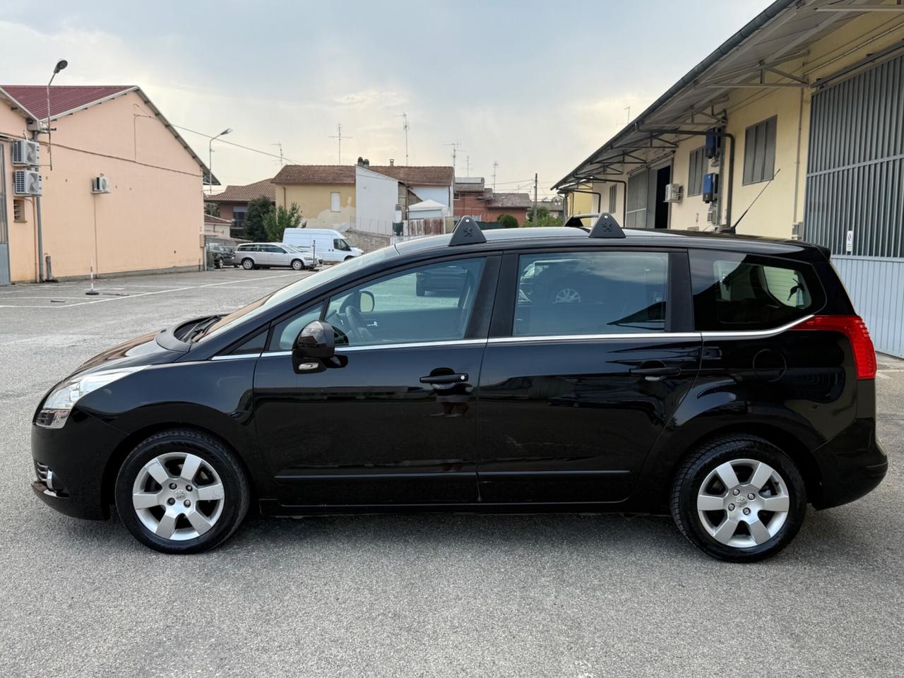 Peugeot 5008 1.6 HDi 112CV 7 posti 2013