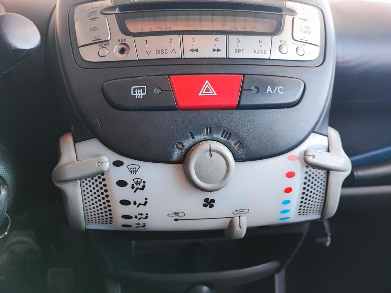 Toyota Aygo 1.0 12V VVT-i 5 porte Lounge Connect