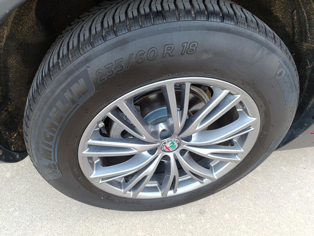 Alfa Romeo Stelvio 2.2 Turbodiesel 160 CV AT8 RWD Business