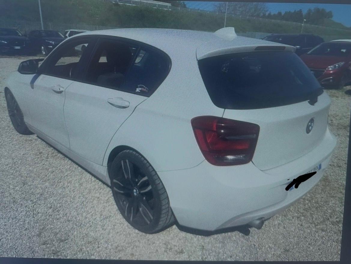 Bmw 120 120d 5p. Urban