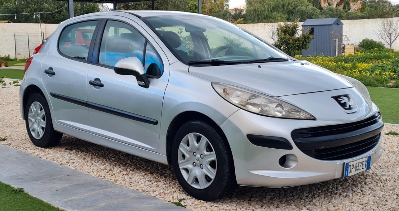 Peugeot 207 1.4 8V 75CV 5p. X Line