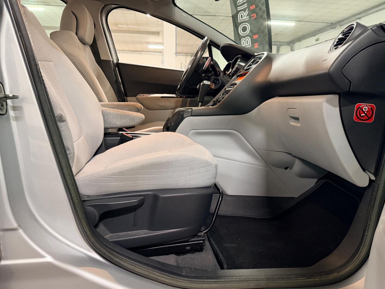 Peugeot 5008 1.6 e-HDi 112CV Stop&Start cambio robotizzato Active