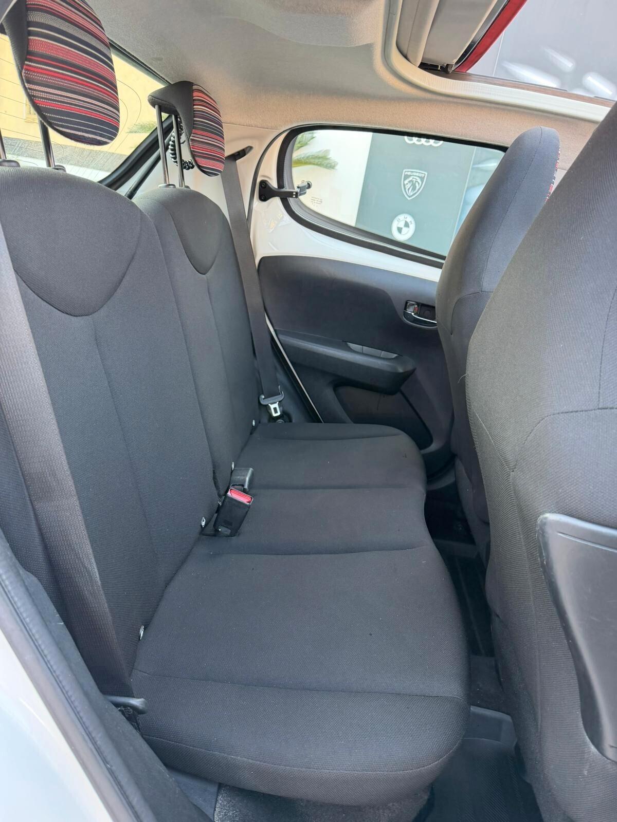 Citroen C1 VTi 72 ETG 5 porte Shine