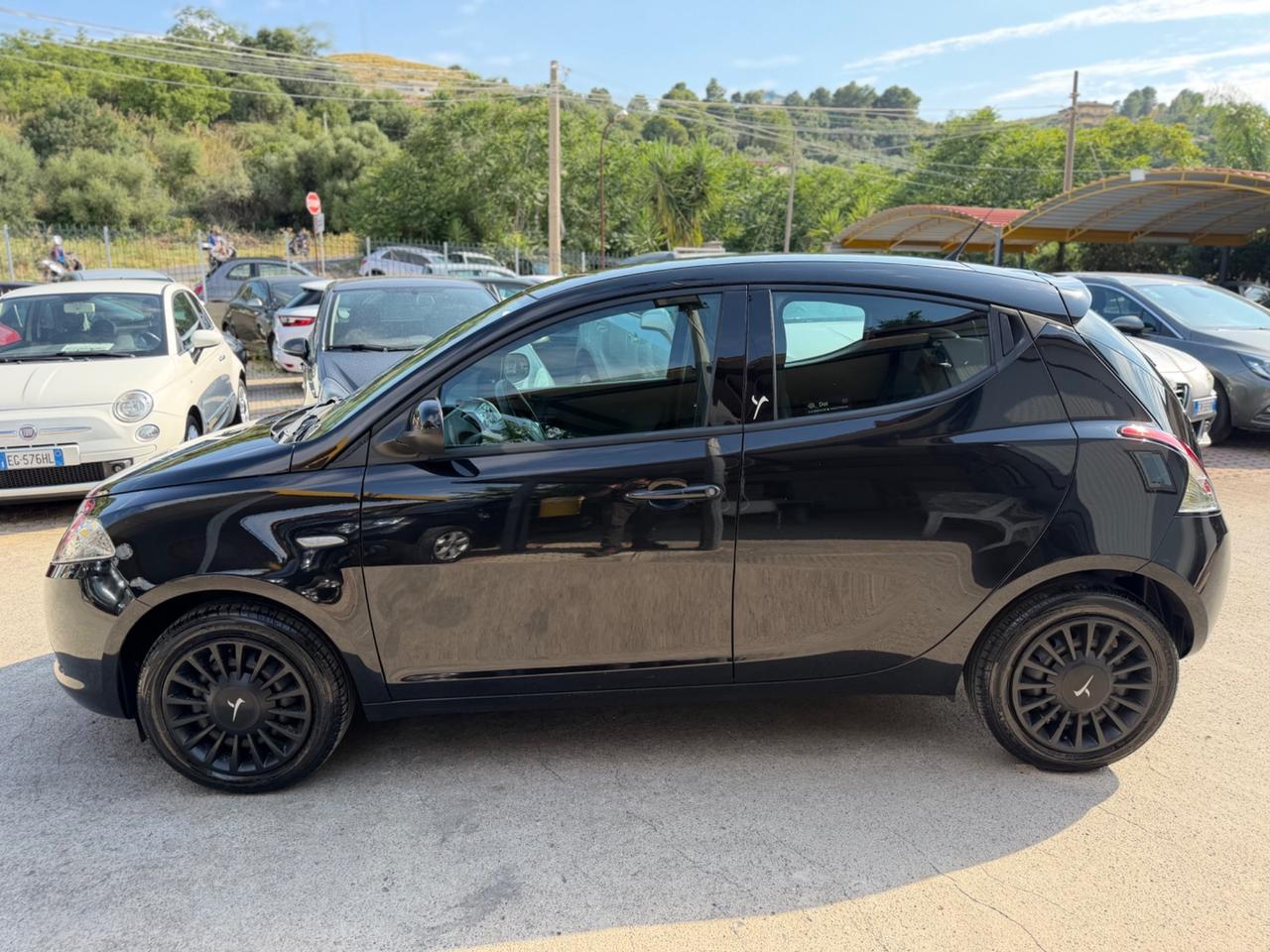 Lancia Ypsilon 1.2 69 CV 5 porte Km Certificati