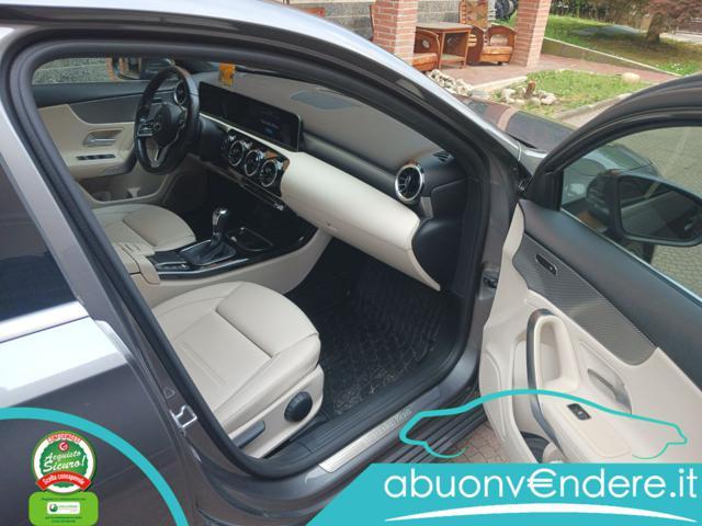 MERCEDES-BENZ A 200 Executive