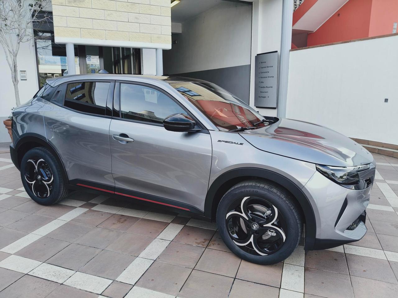 Alfa Romeo Junior 1.2 136 CV Hybrid Speciale KM.ZERO