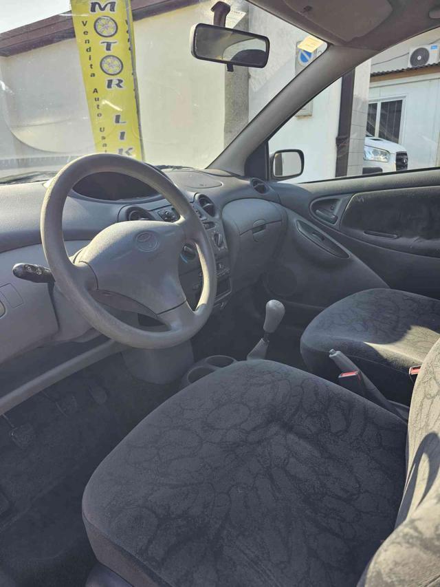 TOYOTA Yaris 1.0i 16V cat 3 porte Sol