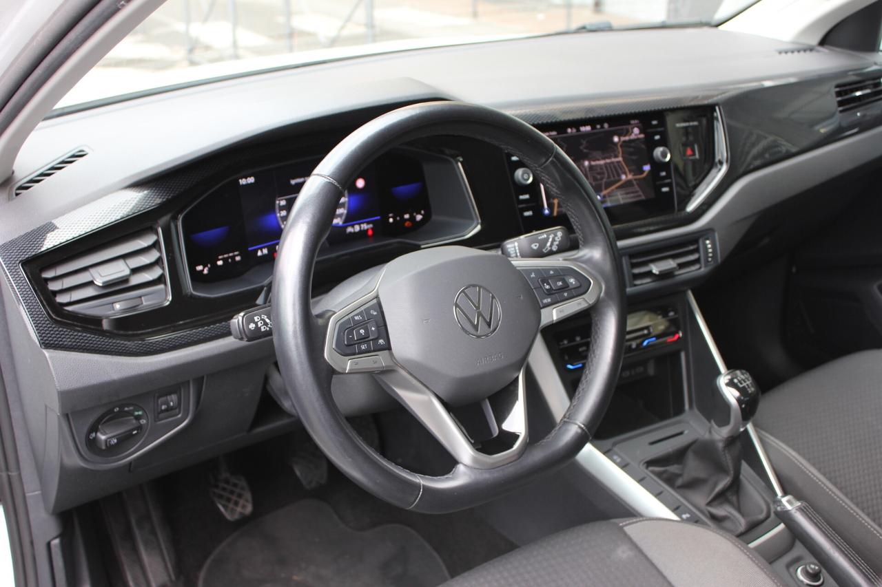 Volkswagen Taigo 1.0 TSI 95 CV LIFE NAVY APPLE CARPLAY CLIMA AUTO BI-ZONA