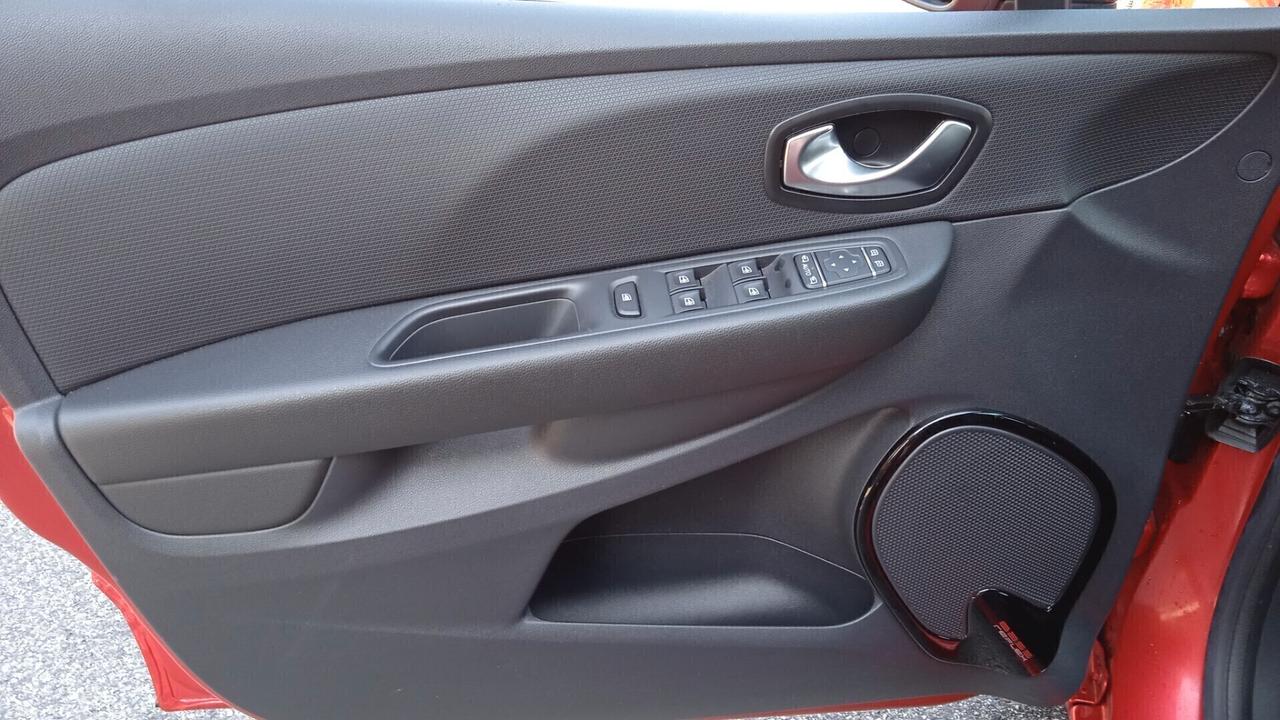 Renault Clio TCe 12V 90CV Start&Stop 5 porte Energy Intens