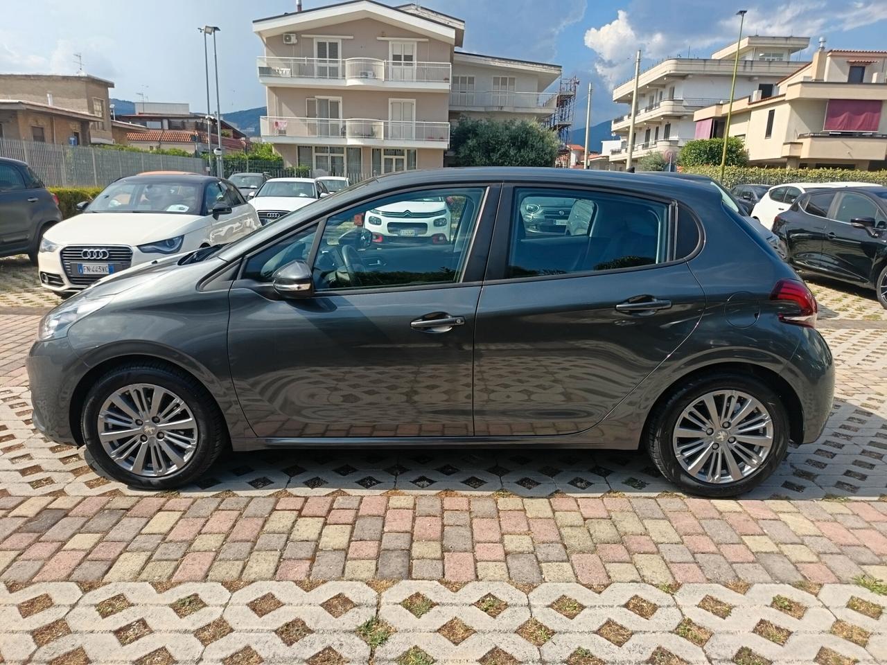 Peugeot 208 PureTech 82 5 porte Allure"FINO AL 15/08 P.P. INCLUSO"