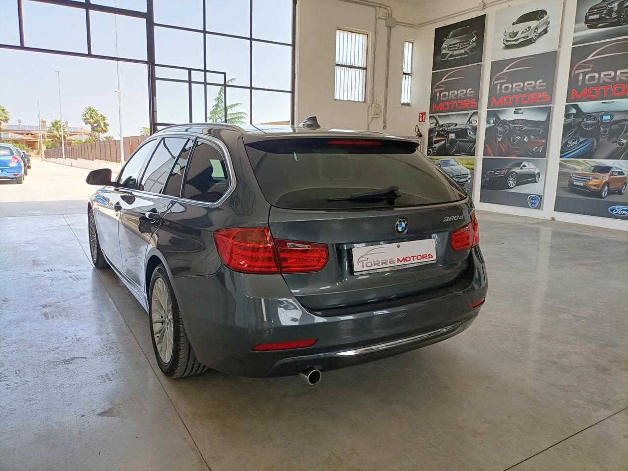 Bmw 320 320d Touring Luxury - 2014