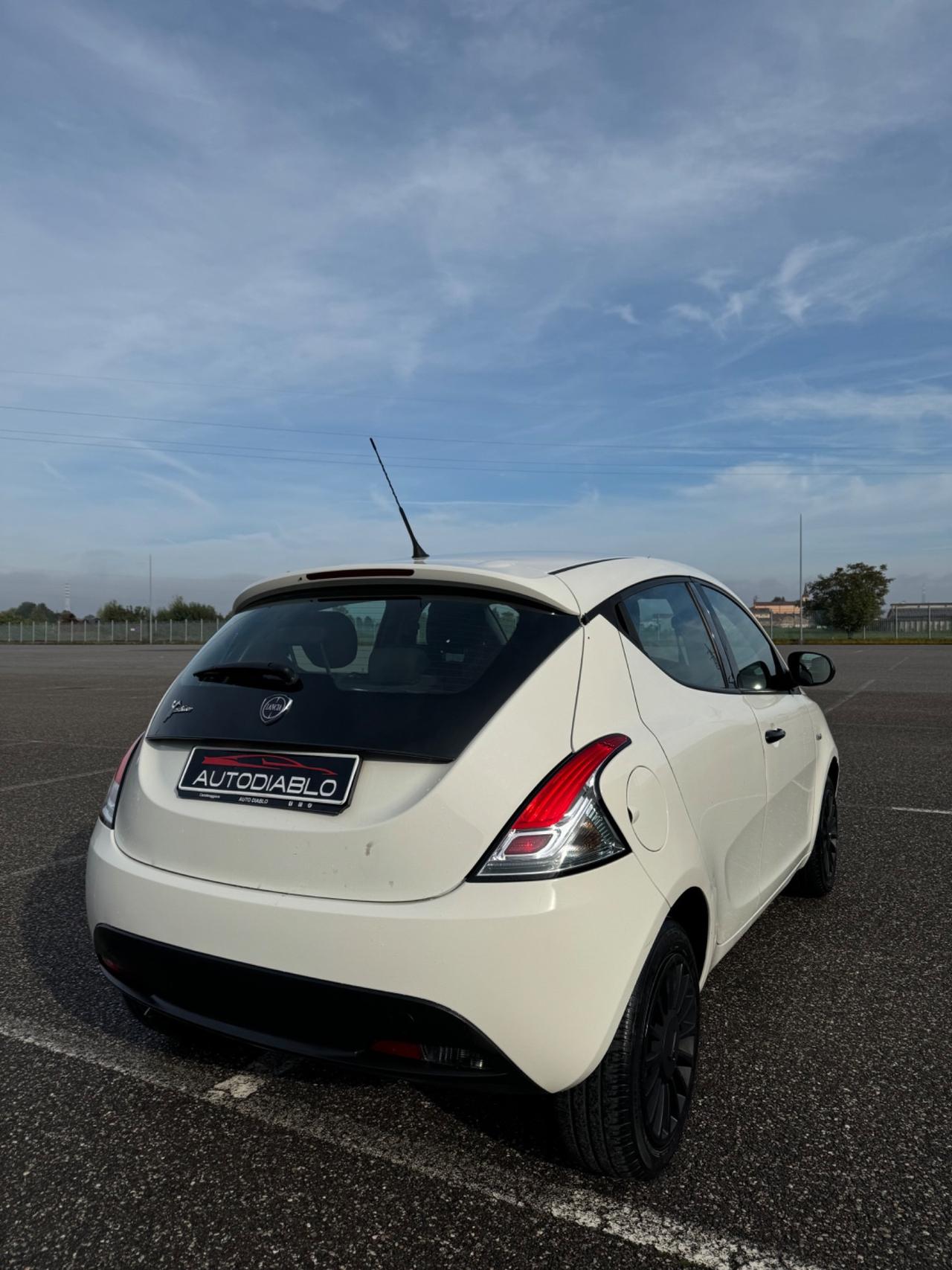 Lancia Ypsilon 1.2 69 CV 5 porte S&S Elefantino Blu