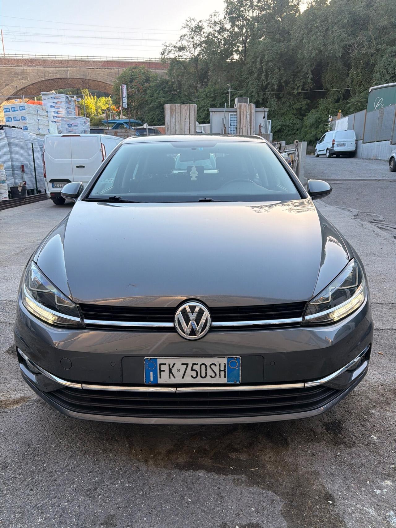 Volkswagen Golf 1.0 TSI 110 CV 5p. Trendline BlueMotion Technology