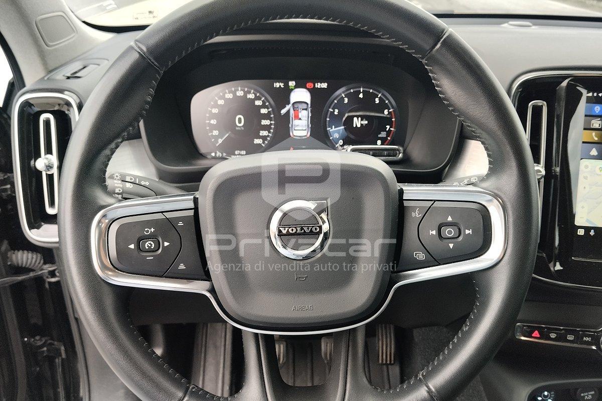 VOLVO XC40 T3 Momentum