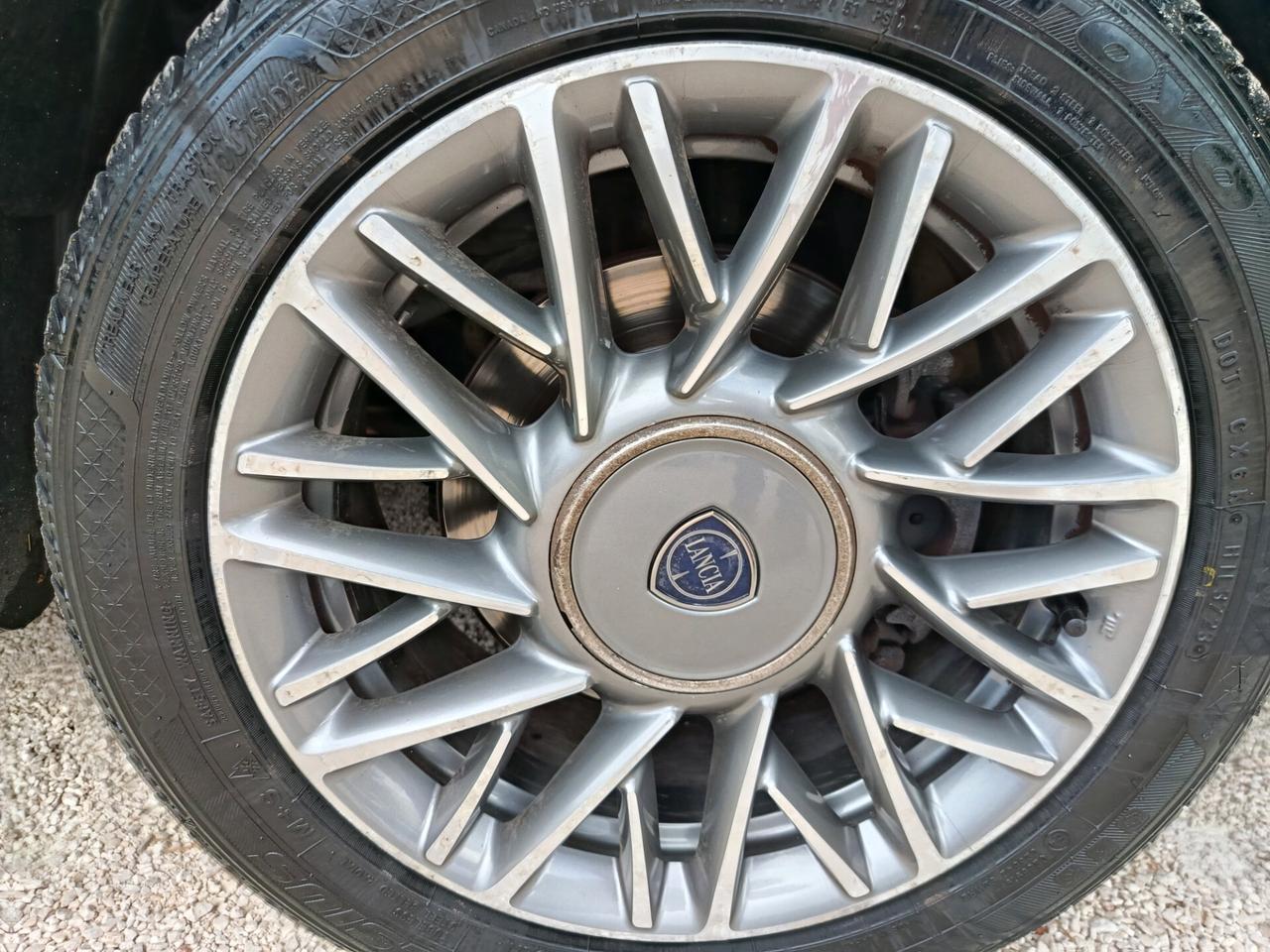 Lancia Ypsilon 1.3 MJT 16V 95 CV 5 porte S&S Platinum Tetto apribile