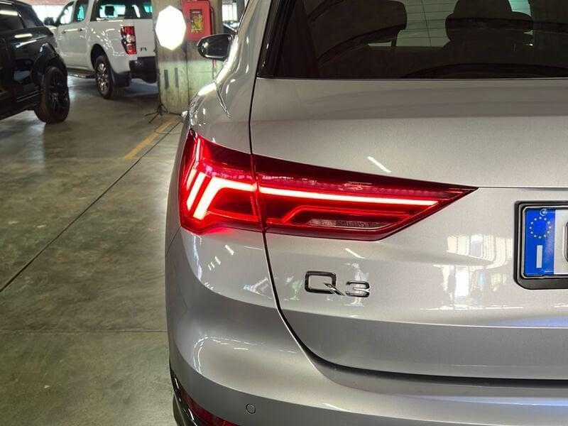 Audi Q3 Q3 35 2.0 tdi Identity Black s-tronic