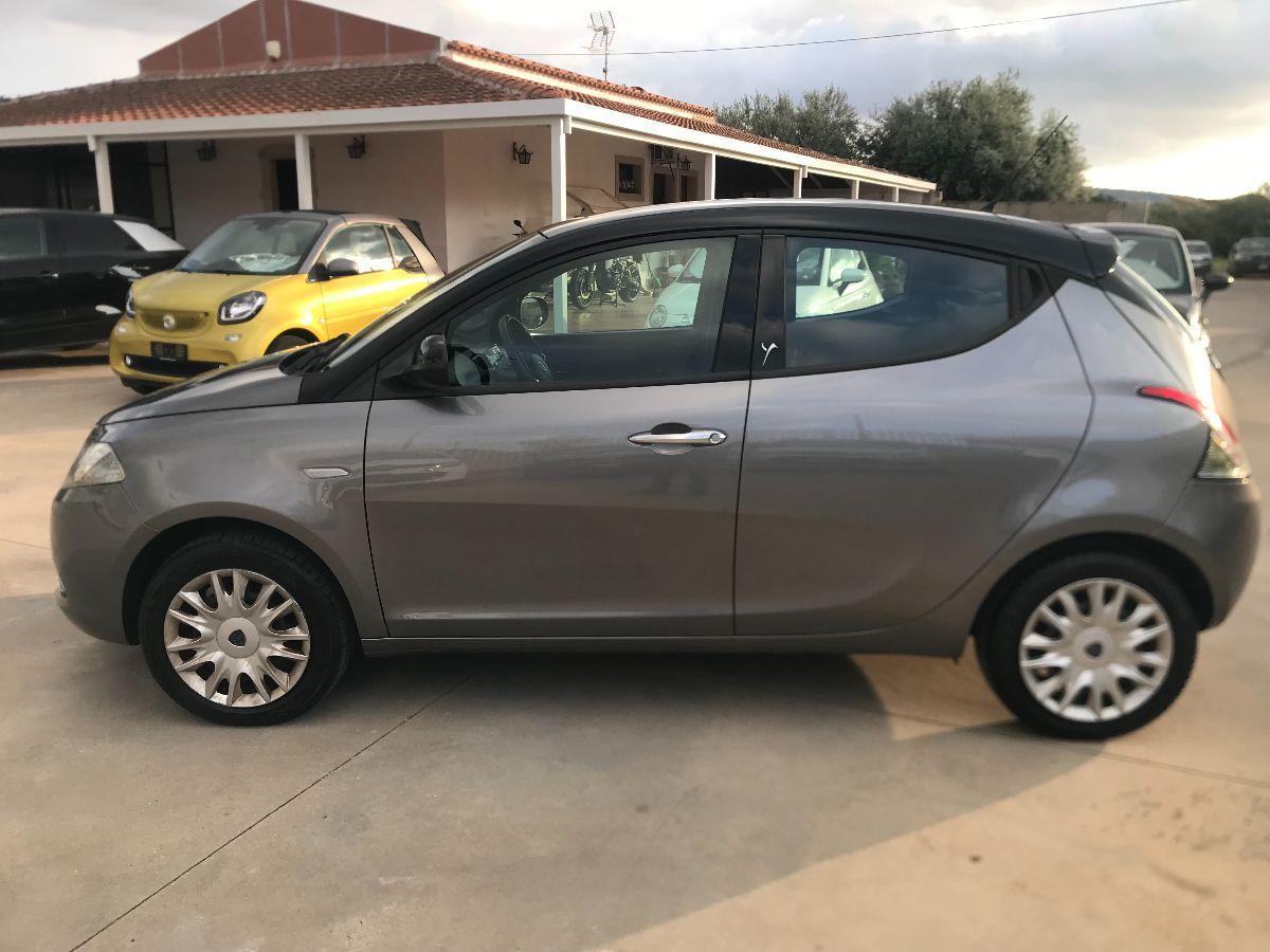 LANCIA Ypsilon 1.2 69 CV 5 porte S&S Gold