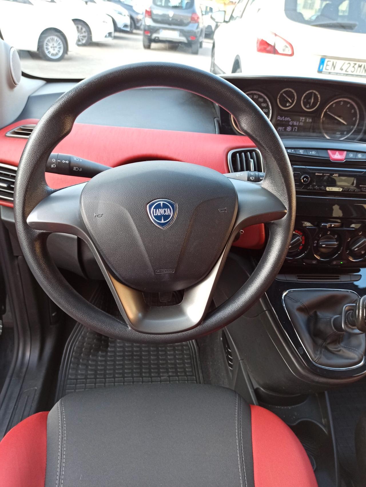 Lancia Ypsilon 1.2 69 CV 5 porte S&S Silver