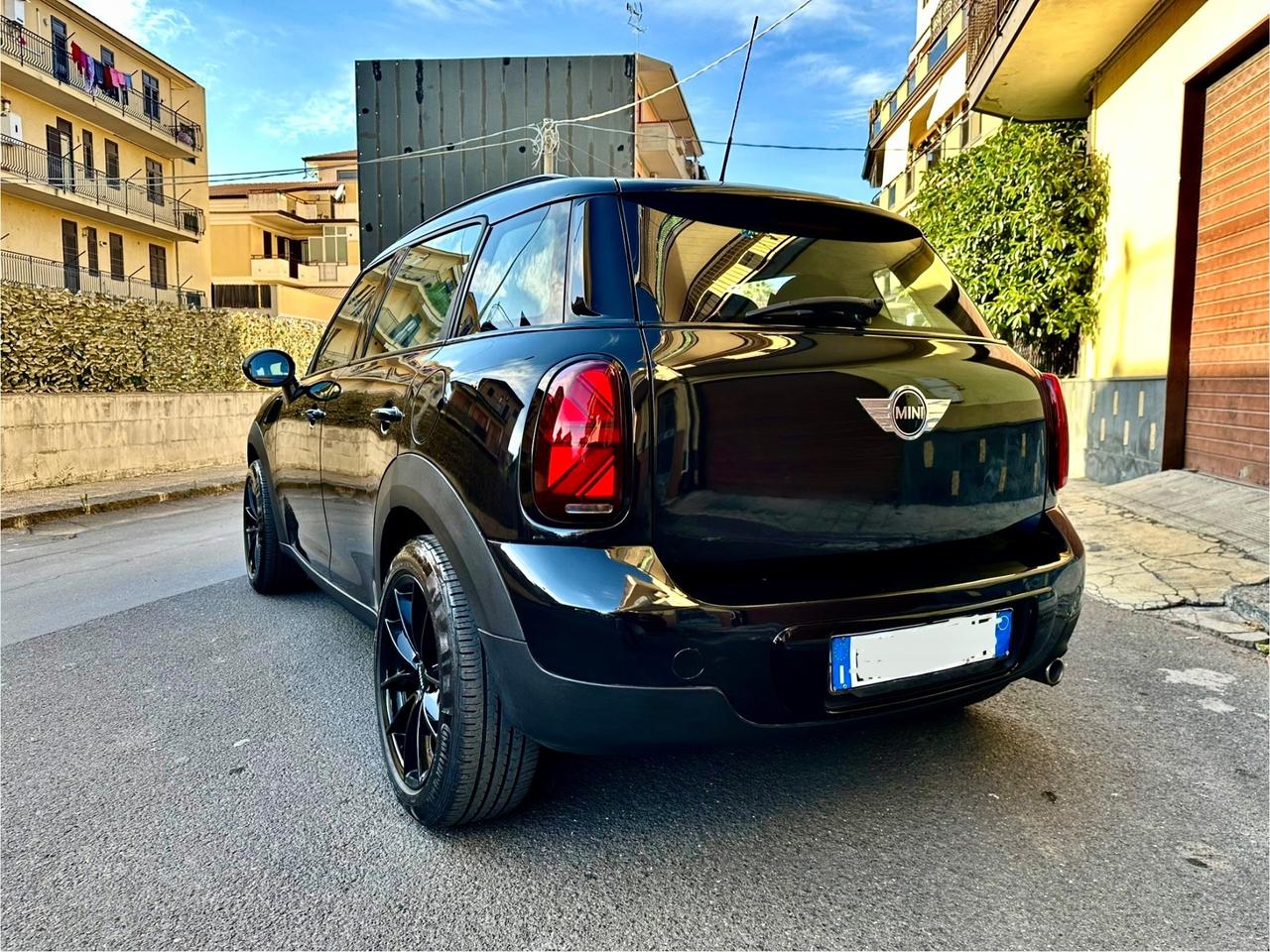 Mini Countryman Total black 1.6 diesel neopatentati