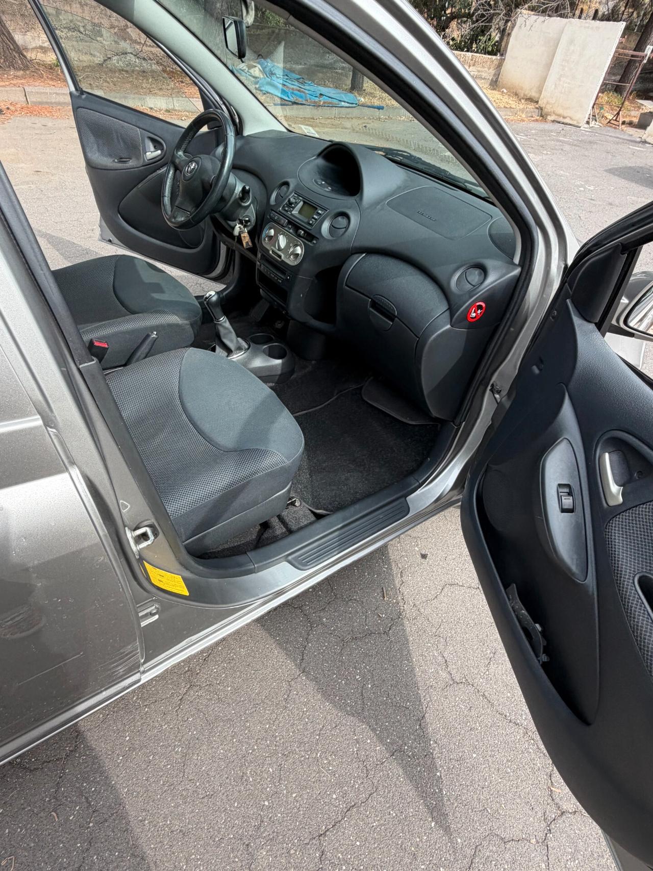 Toyota Yaris 1.0i 16V cat 5 porte Expo