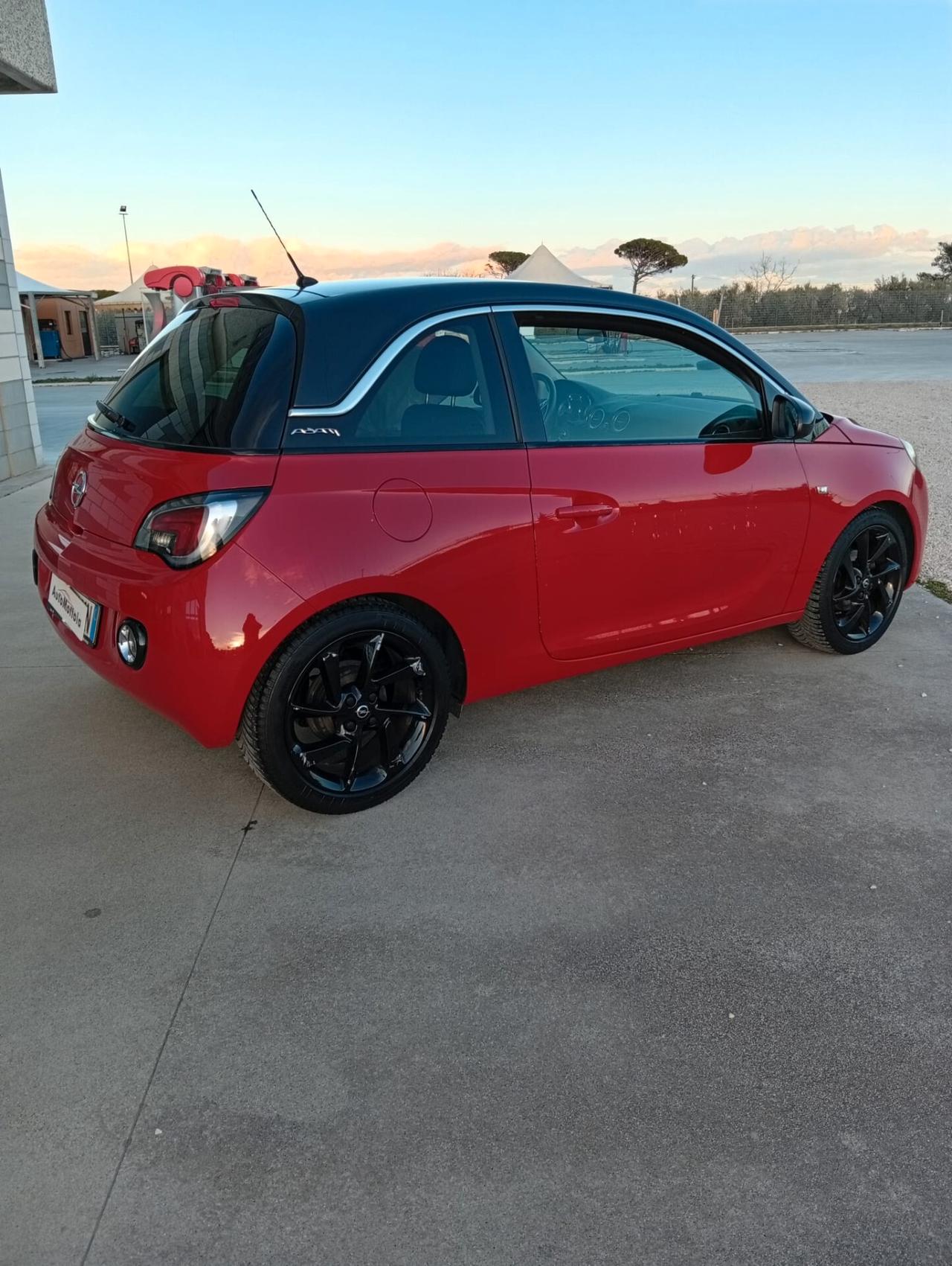 Opel Adam 1.2 70 CV Slam