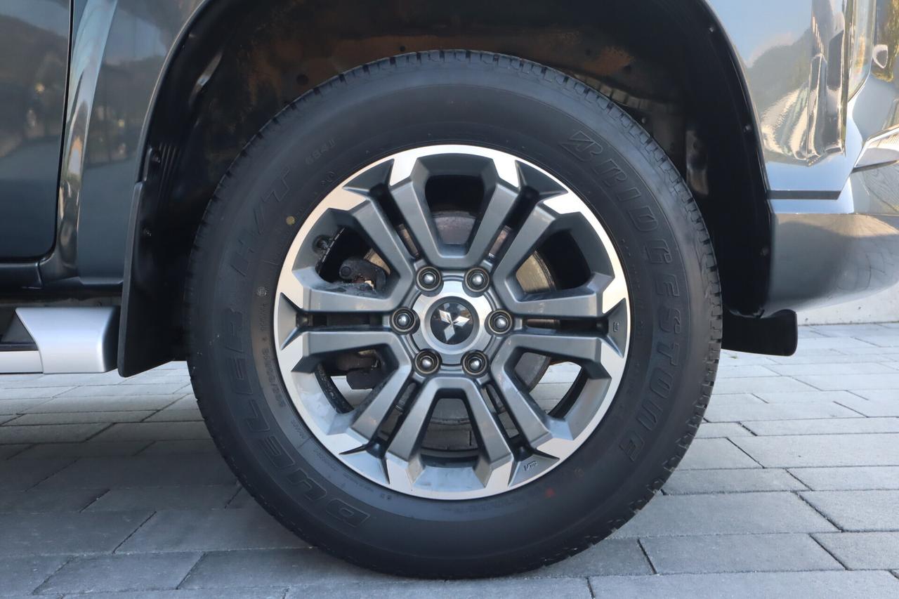 L200 2.3 Double-Cab Gancio traino Camera